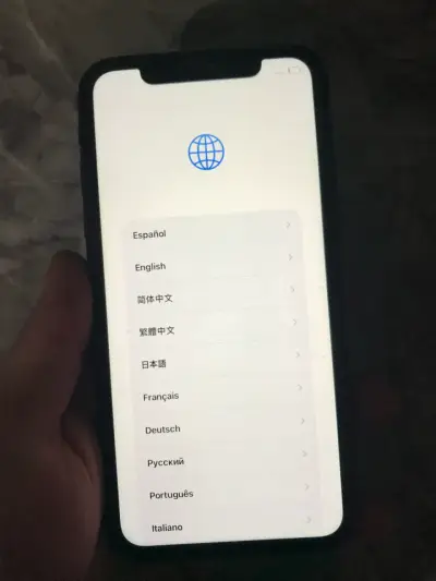 iPhone 11 en buen estado con carcasa - miniatura 3