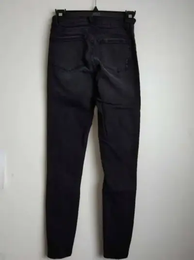 Jeans negros desgastados - miniatura 2