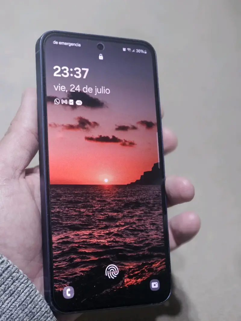 Smartphone Samsung Galaxy A55 en excelente estado - 1