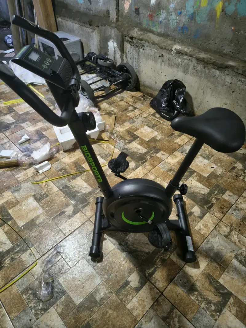 Bicicleta estática Biosports con monitor digital - 1