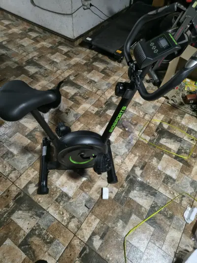 Bicicleta estática Biosports con monitor digital - miniatura 2