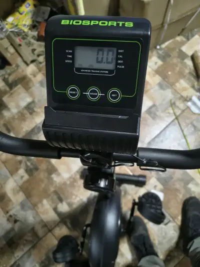 Bicicleta estática Biosports con monitor digital - miniatura 3
