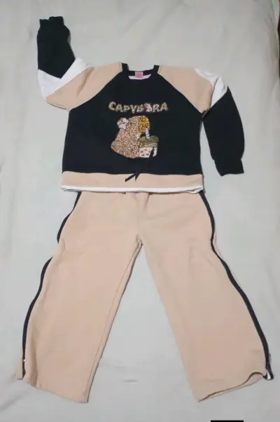 Conjunto buzo Capibara talla 6 - miniatura 2