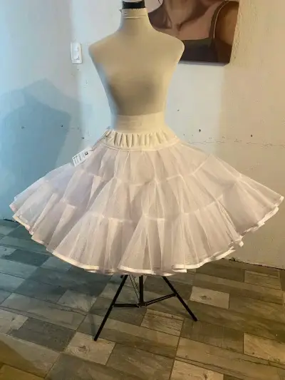 Vestido de huasa  diseño floral y falso - miniatura 3