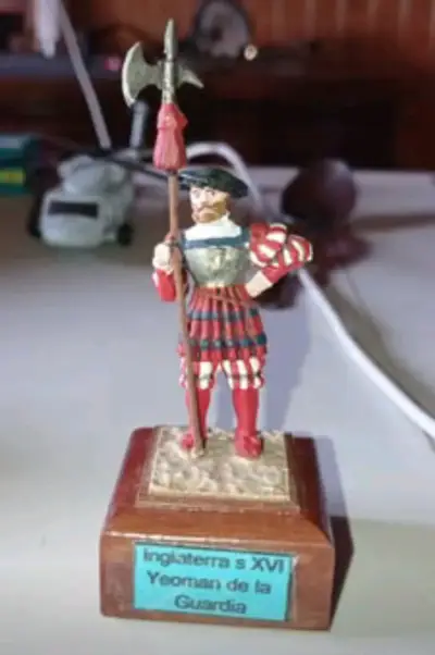 Figura de colección Yeoman de la Guardia - miniatura 1