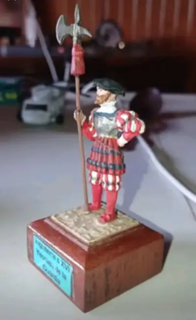 Figura de colección Yeoman de la Guardia - miniatura 2