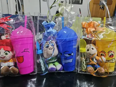 Set de Regalo Infantil con Peluches y Vasos - miniatura 1