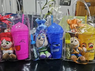 Set de Regalo Infantil con Peluches y Vasos - miniatura 2