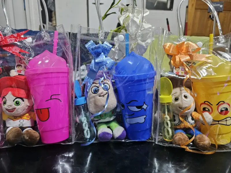Set de Regalo Infantil con Peluches y Vasos - 3