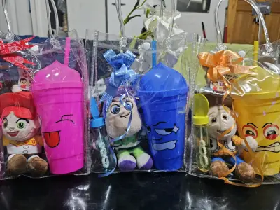 Set de Regalo Infantil con Peluches y Vasos - miniatura 3