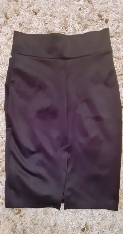 Falda lápiz negra elegante para mujer - miniatura 3