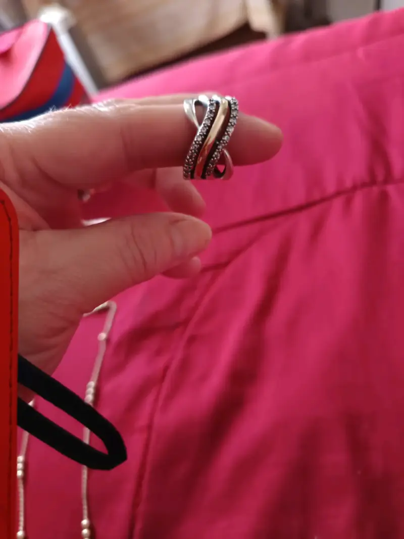Anillo de plata con diseño de circonitas - 2