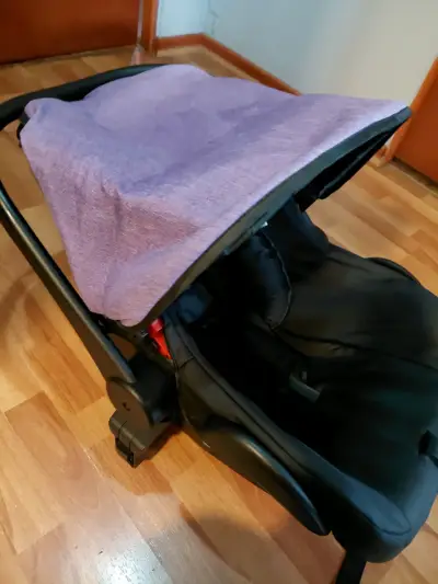 Silla de auto para bebé - miniatura 2