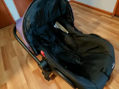 Silla de auto para bebé - miniatura 3