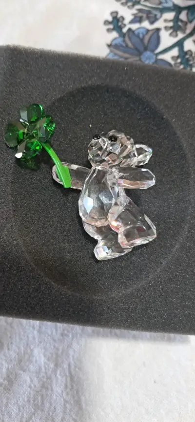 Figura de cristal oso con trébol Swarovski - miniatura 1