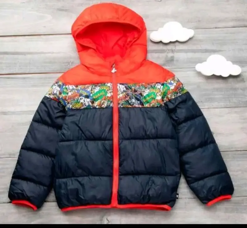 Chaqueta acolchada infantil con capucha