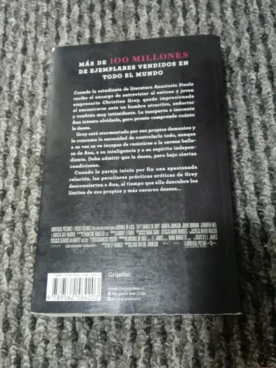 Libro Cincuenta Sombras de Grey por E.L. James - miniatura 2