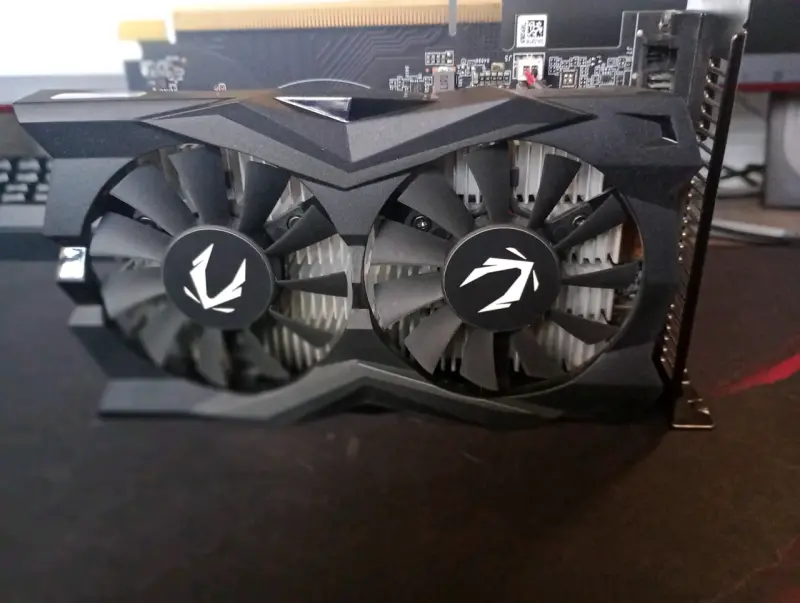 Tarjeta gráfica Zotac GeForce GTX con doble ventilador - 2
