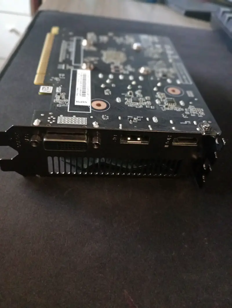 Tarjeta gráfica Zotac GeForce GTX con doble ventilador - 3