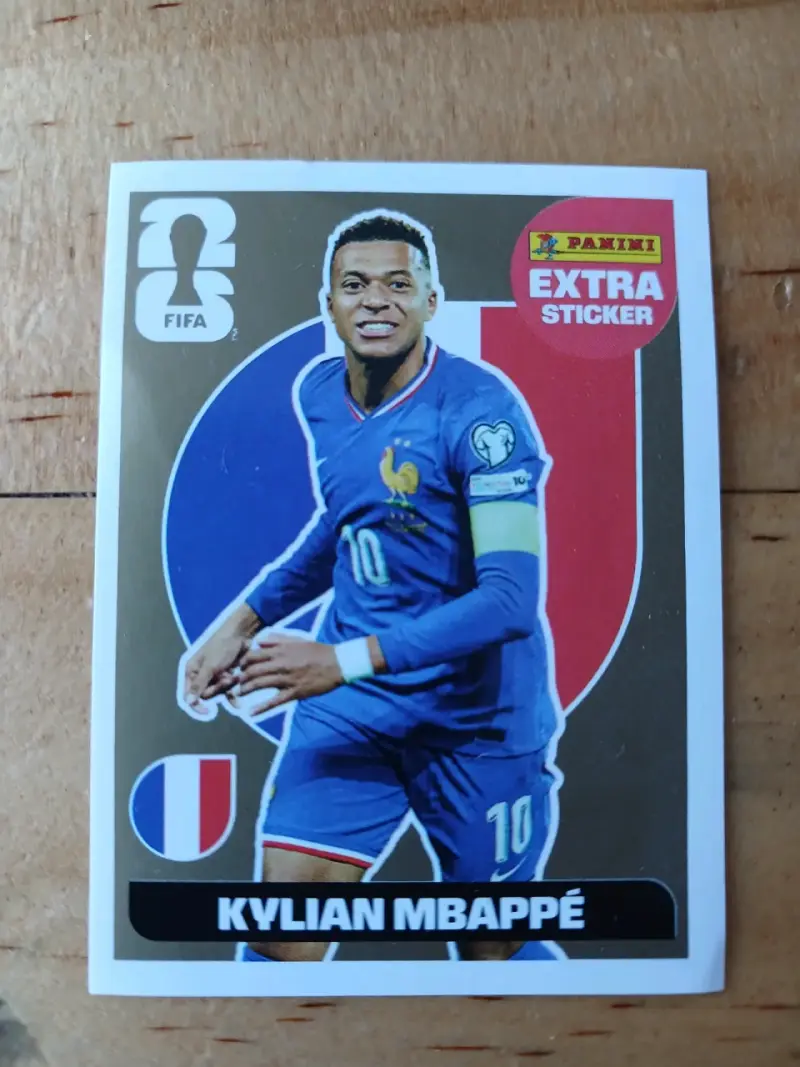 Lámina Panini Extra Sticker Kylian Mbappé ORO - 1