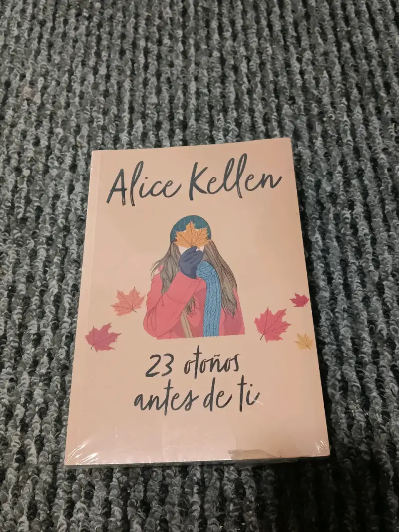 Libro '23 Otoños Antes de Ti' de Alice Kellen