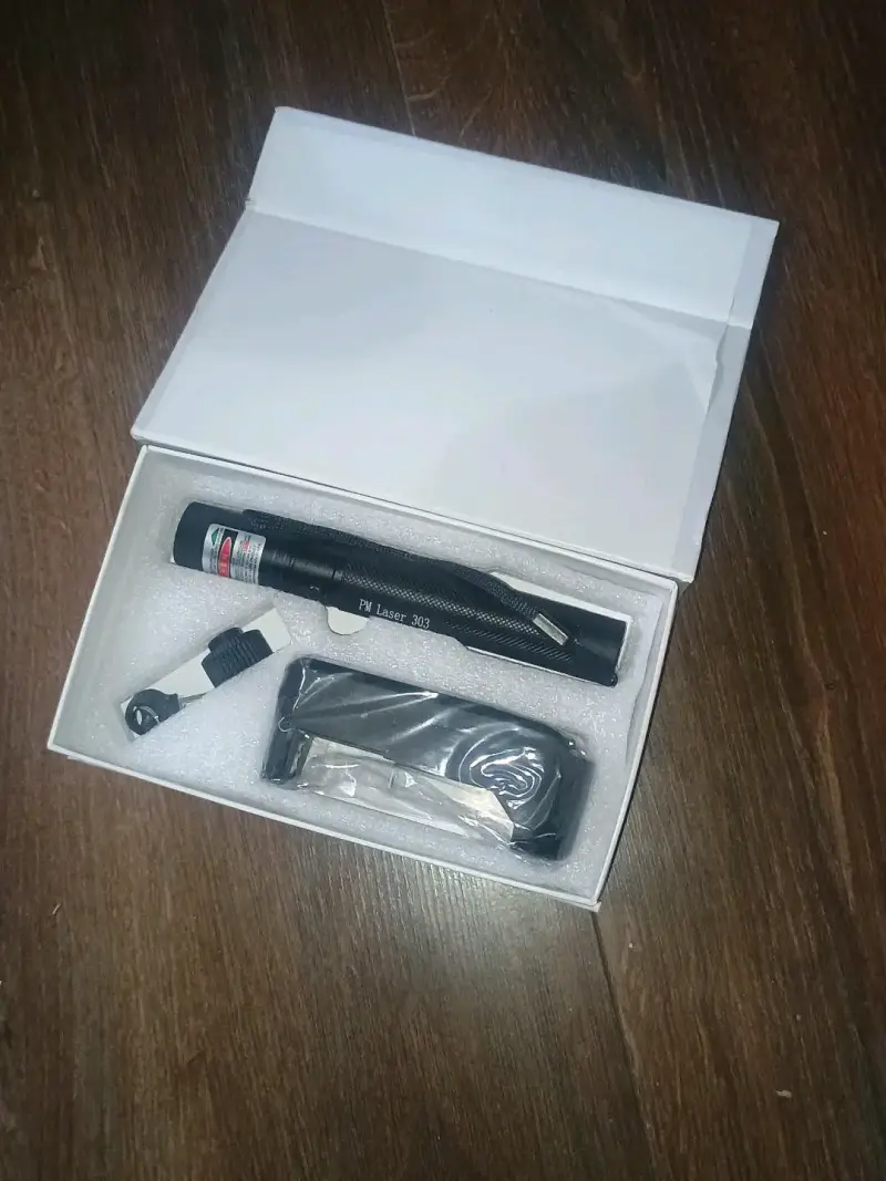 Puntero láser PM Laser 303 con accesorios