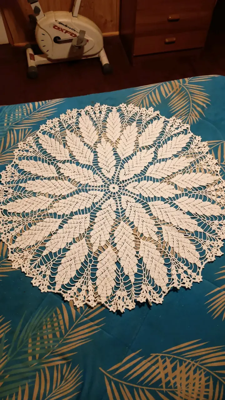 Tapete de crochet redondo hecho a mano