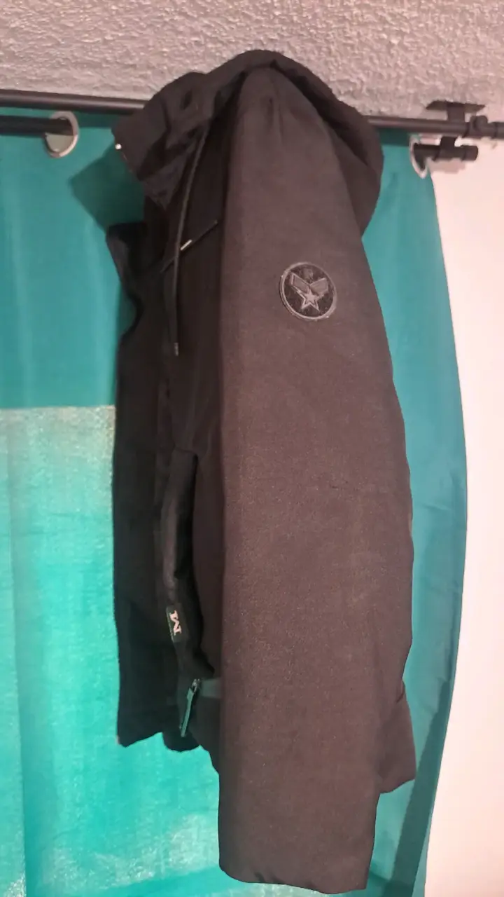 Chaqueta negra C'N'C con capucha - 2