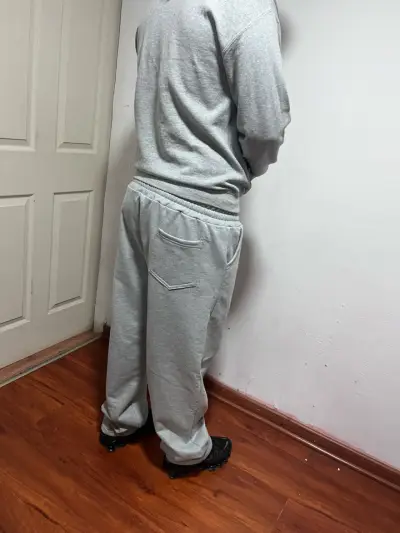 buzo gris Nike para hombre - miniatura 4
