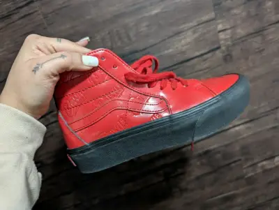 Zapatillas rojas de cuero con diseño Bowie - miniatura 1
