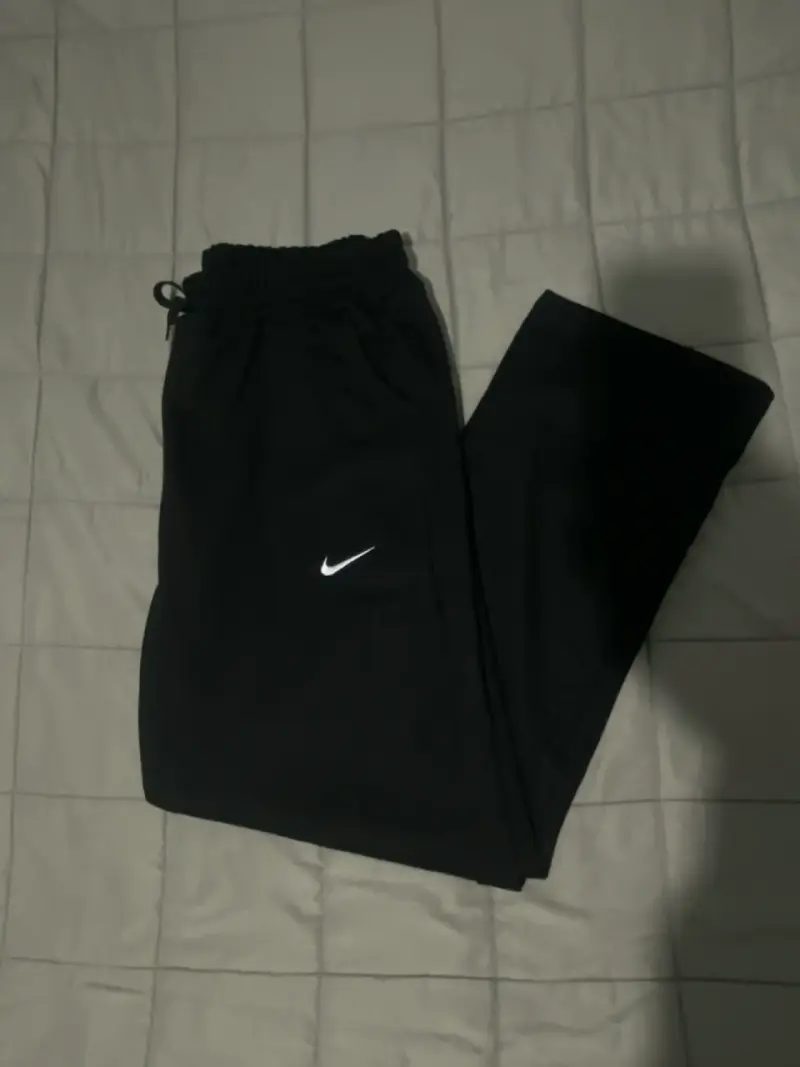 Pantalones deportivos negros Nike para hombre - 1