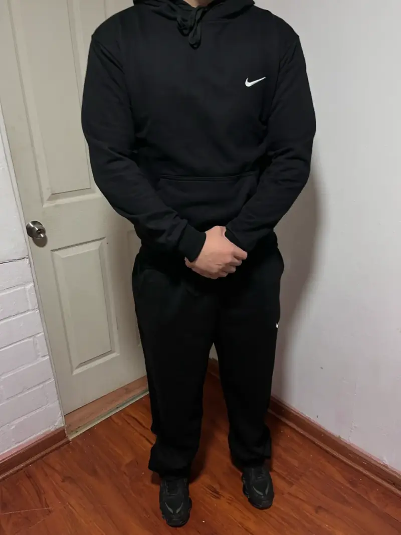 Conjunto deportivo negro Nike para hombre - 2