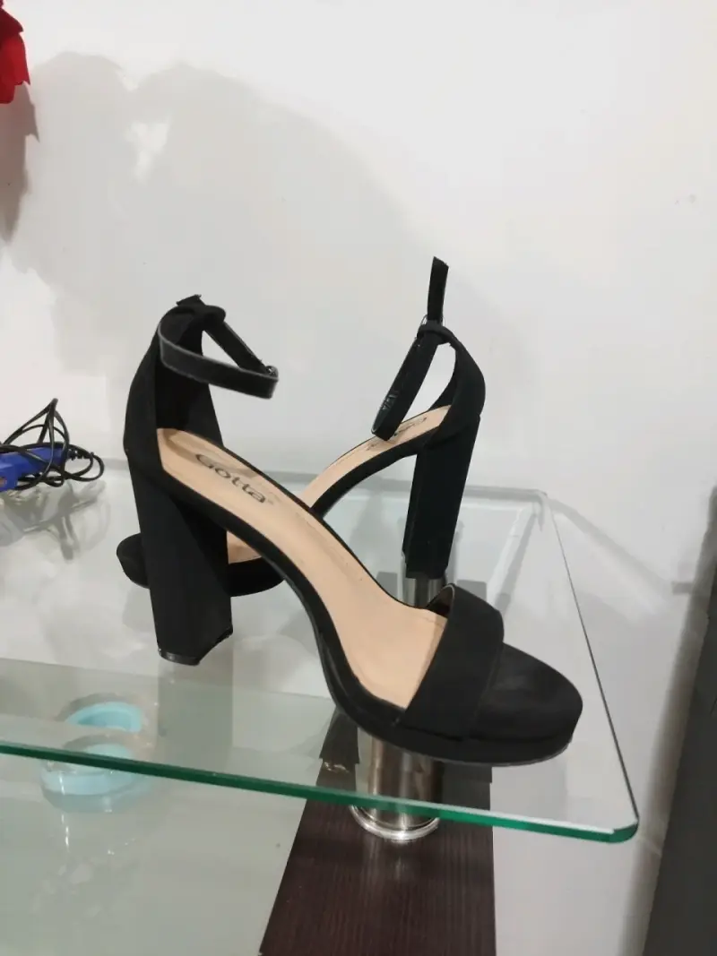 Sandalias de tacón alto negras elegantes - 2