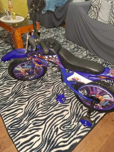 Bicicleta infantil con ruedas de entrenamiento - miniatura 6