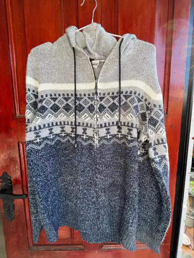 Suéter con capucha de lana gris y azul - miniatura 1