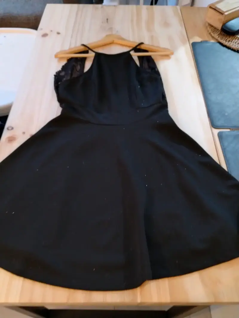 Abrigo beige con botones grandes - 1