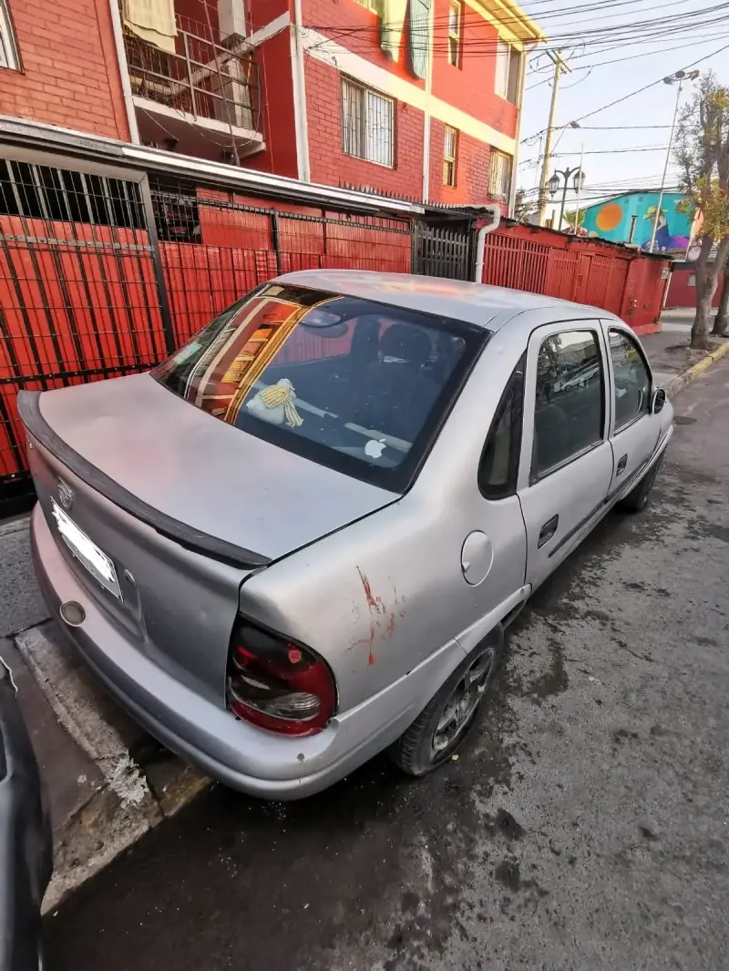 Auto Chevrolet Corsa en buen estado - 5