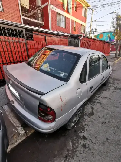 Auto Chevrolet Corsa en buen estado - miniatura 5