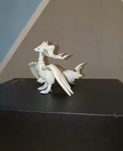 Figura de colección Reshiram Pokémon - miniatura 1