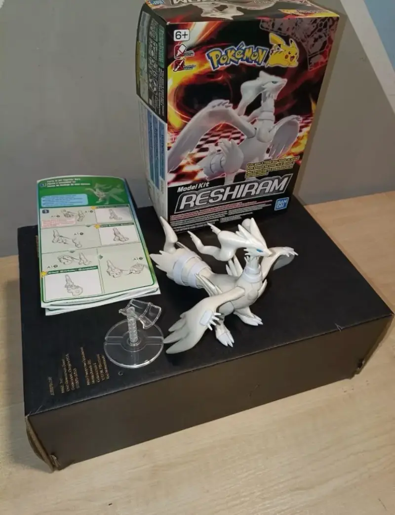 Figura de colección Reshiram Pokémon - 3