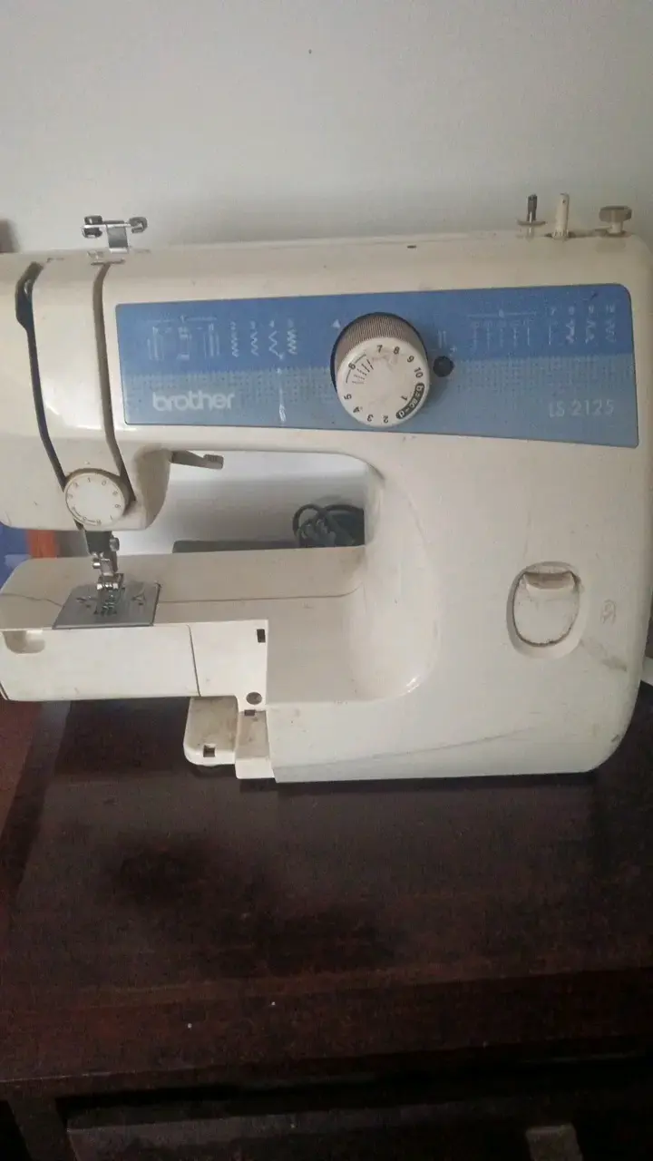 Máquina de Coser Brother LS-2125