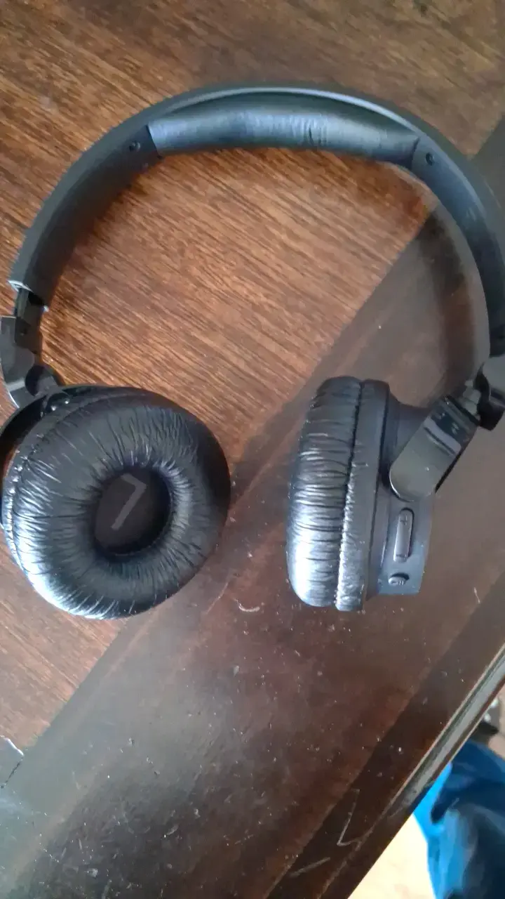 Auriculares Bluetooth negros con contro. l de volu - 1