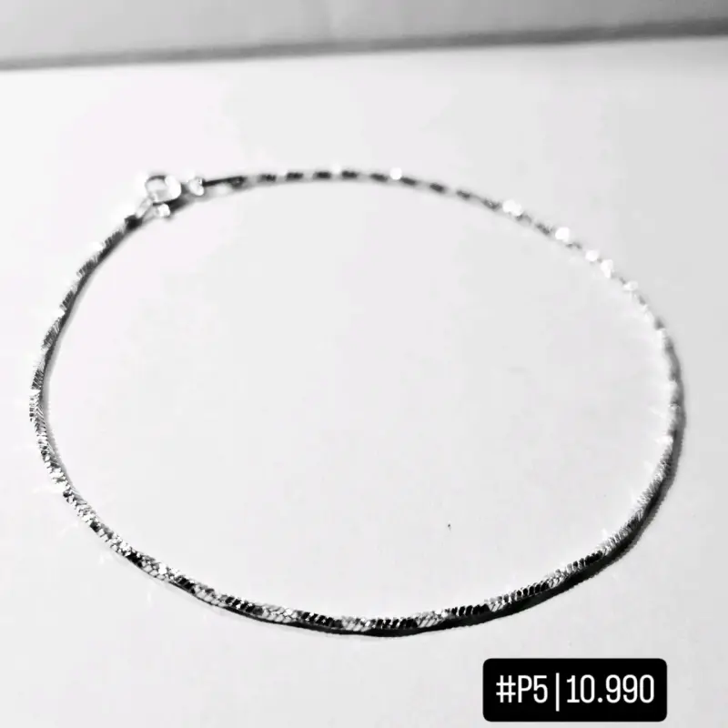 Pulsera de plata fina para mujer