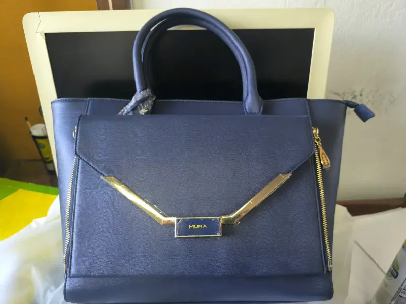 Bolso Miura Berilo Azul con Detalles Dorados - 2