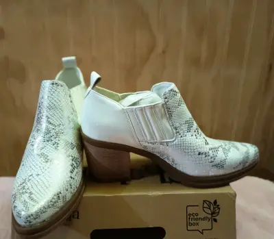 Botas de invierno para mujer color burdeos con forro de lana - miniatura 6