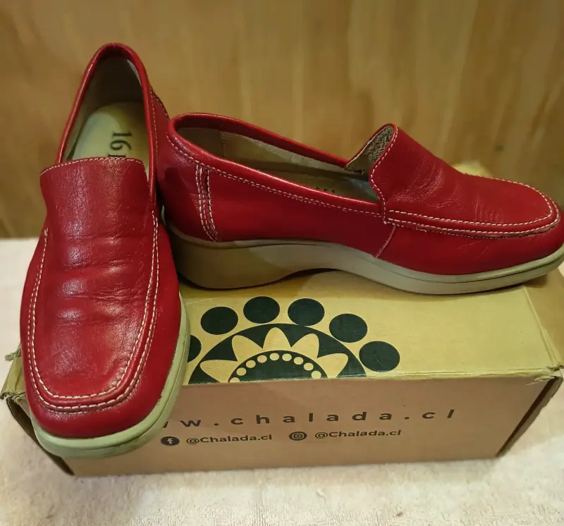 Zapatos de cuero rojo para mujer Chalada