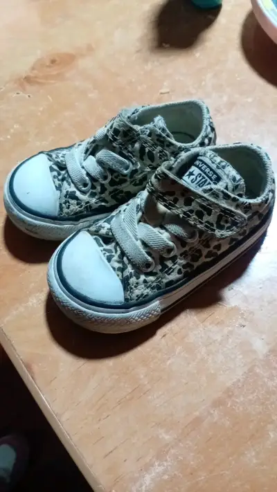 Zapatillas infantiles estampado animal print Converse - miniatura 1