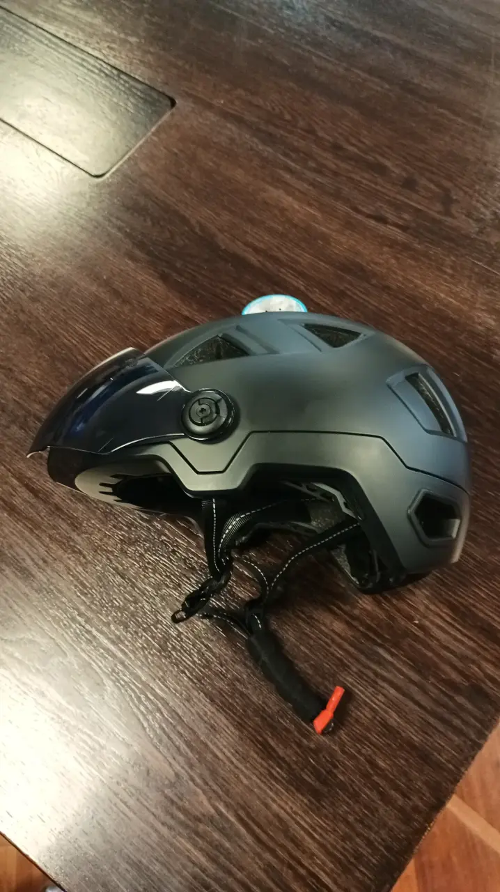 Casco ILM con Luces LED y Visor - 3