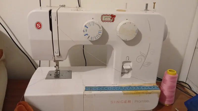 Máquina de coser Singer Promise en buen estado - 1