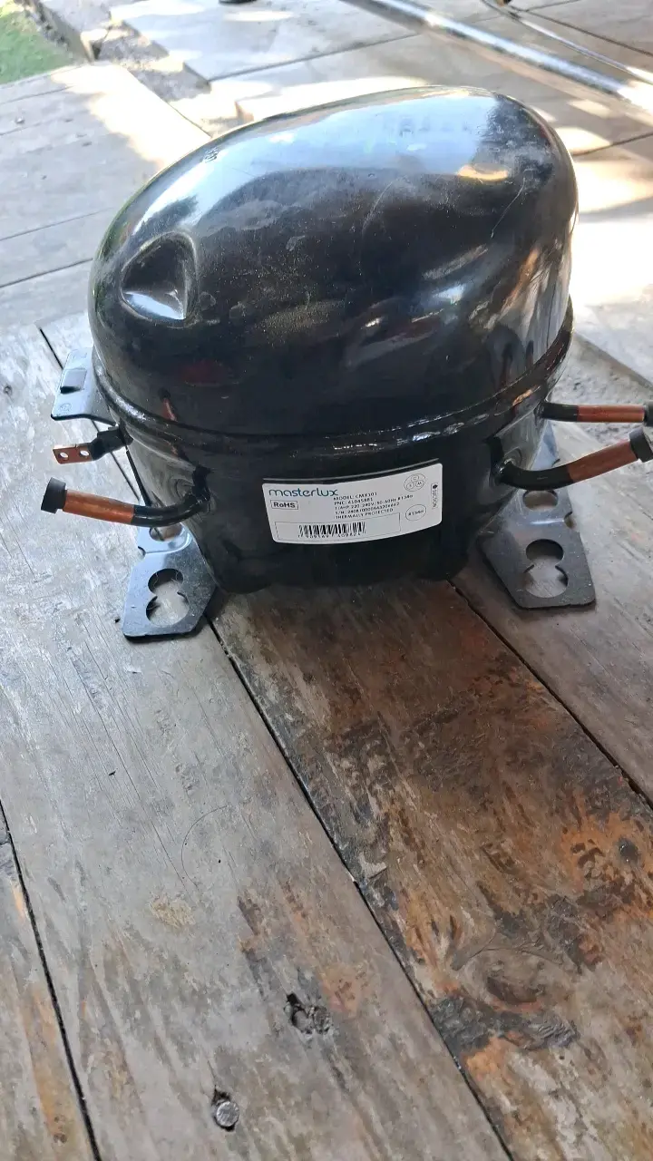 Compresor hermético Electrolux Masterlux 1/4 HP - 4